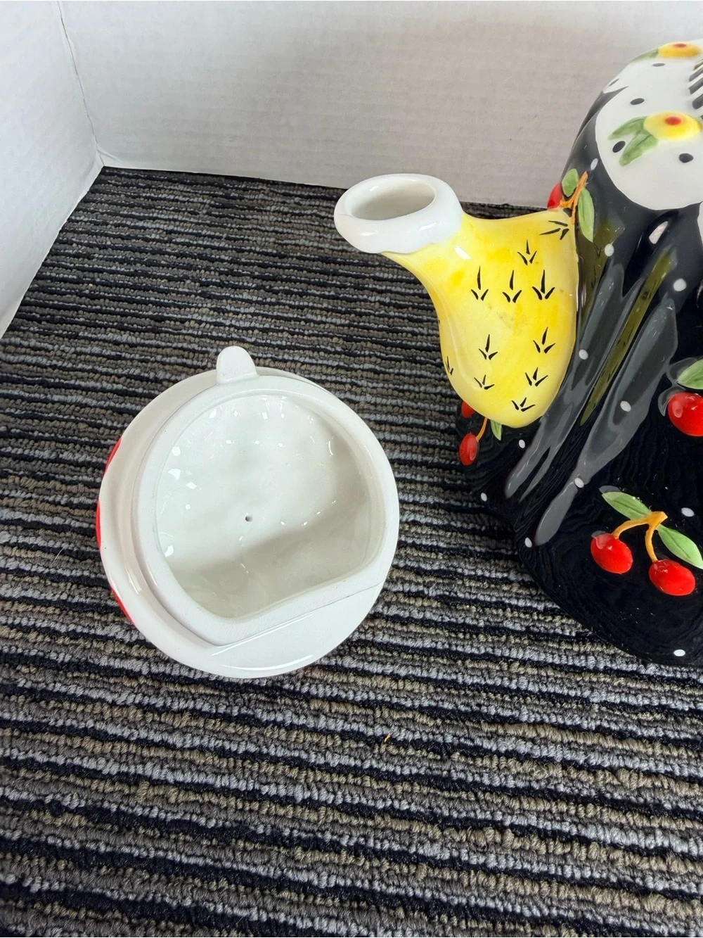 MARY ENGELBREIT CHERRY
TEAPOT - Picture 9 of 13